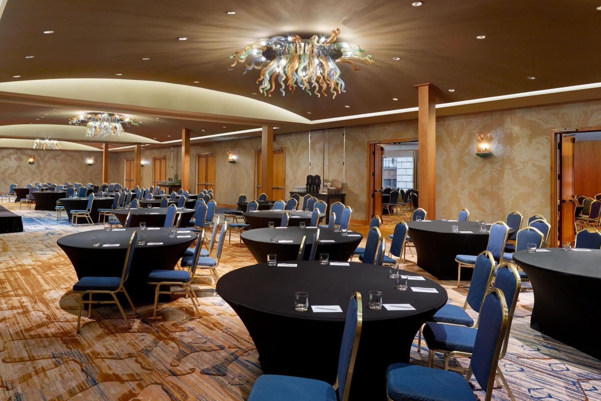 Renaissance New Orleans Pere Marquette French Quarter Area Hotel Экстерьер фото